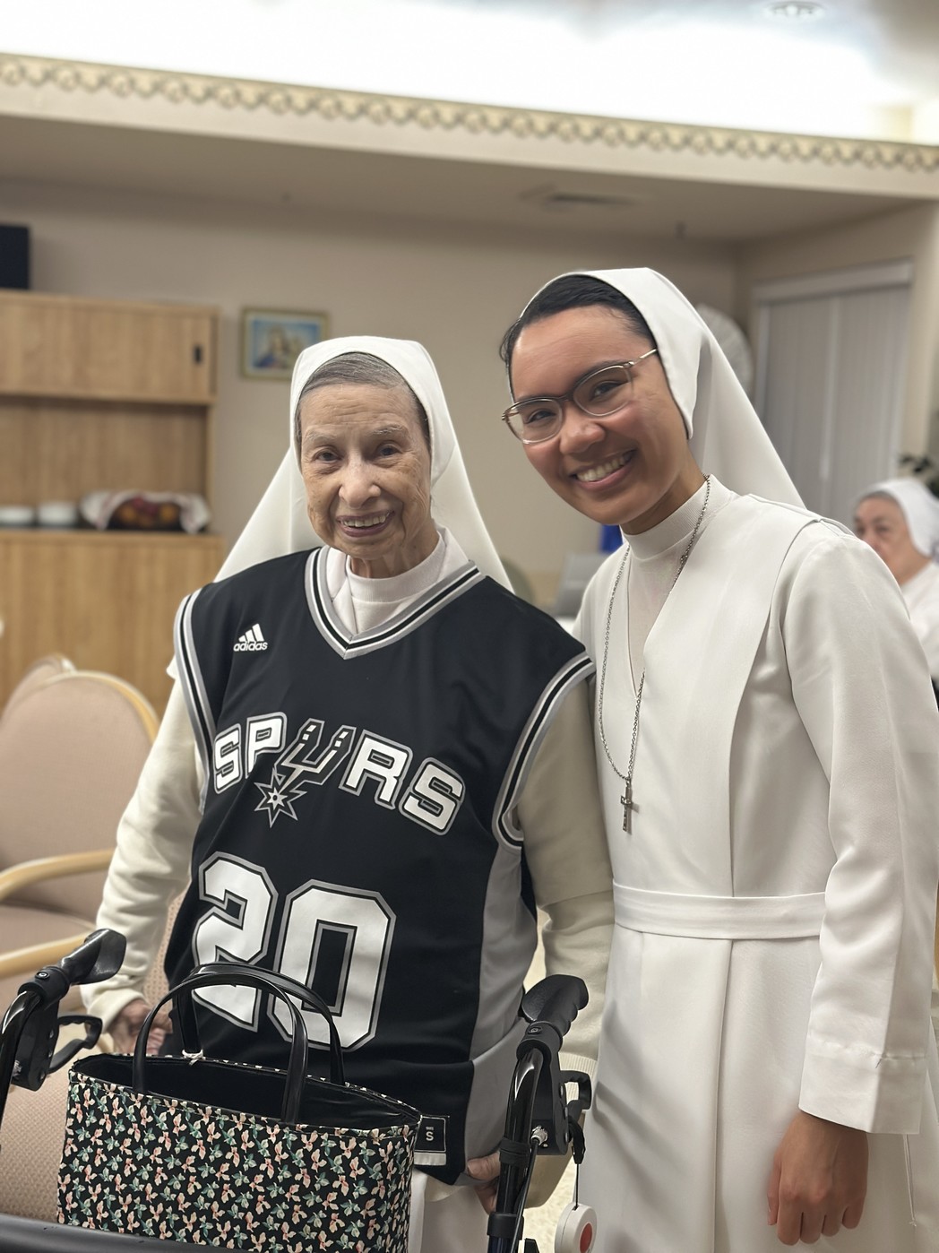 Salesian Sisters, Spurs 4