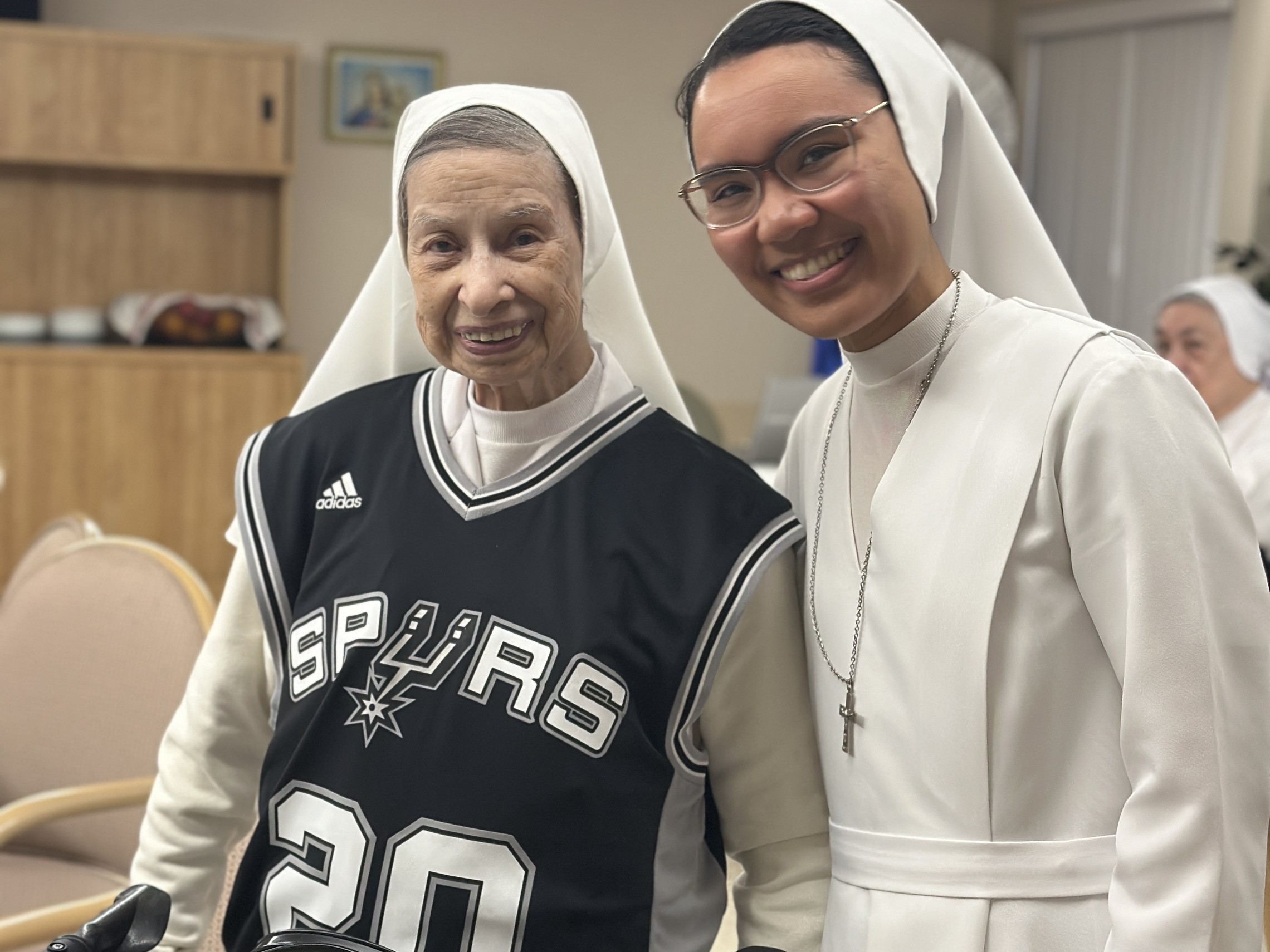 Salesian Sisters, Spurs 4